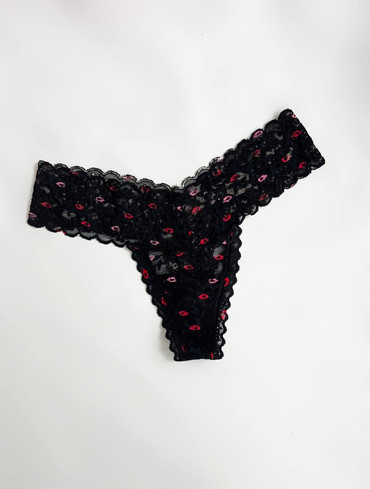 Трусики стрінги мереживні чорні Lace Thong Panty