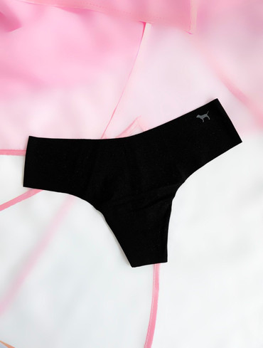 Трусики стрінги безшовні чорні No Show Thong Panty