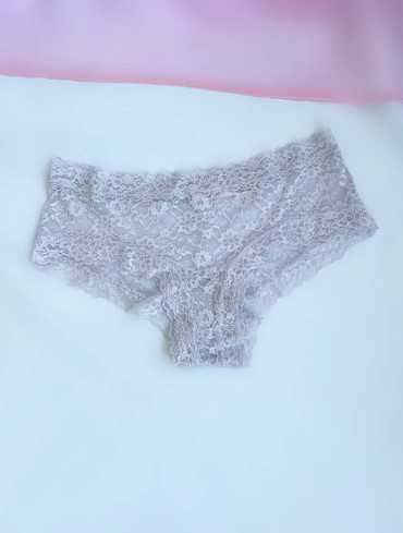 Трусики чікі мереживні бузкові Lace Cheeky Panty
