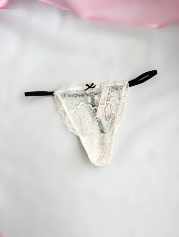 Трусики стрінги люкс мереживні білі Lace-Trim V-String Panty