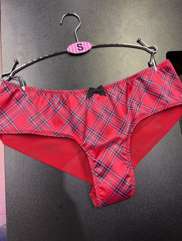 Трусики чікі сатинові з сіточкою червоні Cheeky Panty